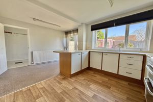 Kitchen/Breakfast Room- click for photo gallery